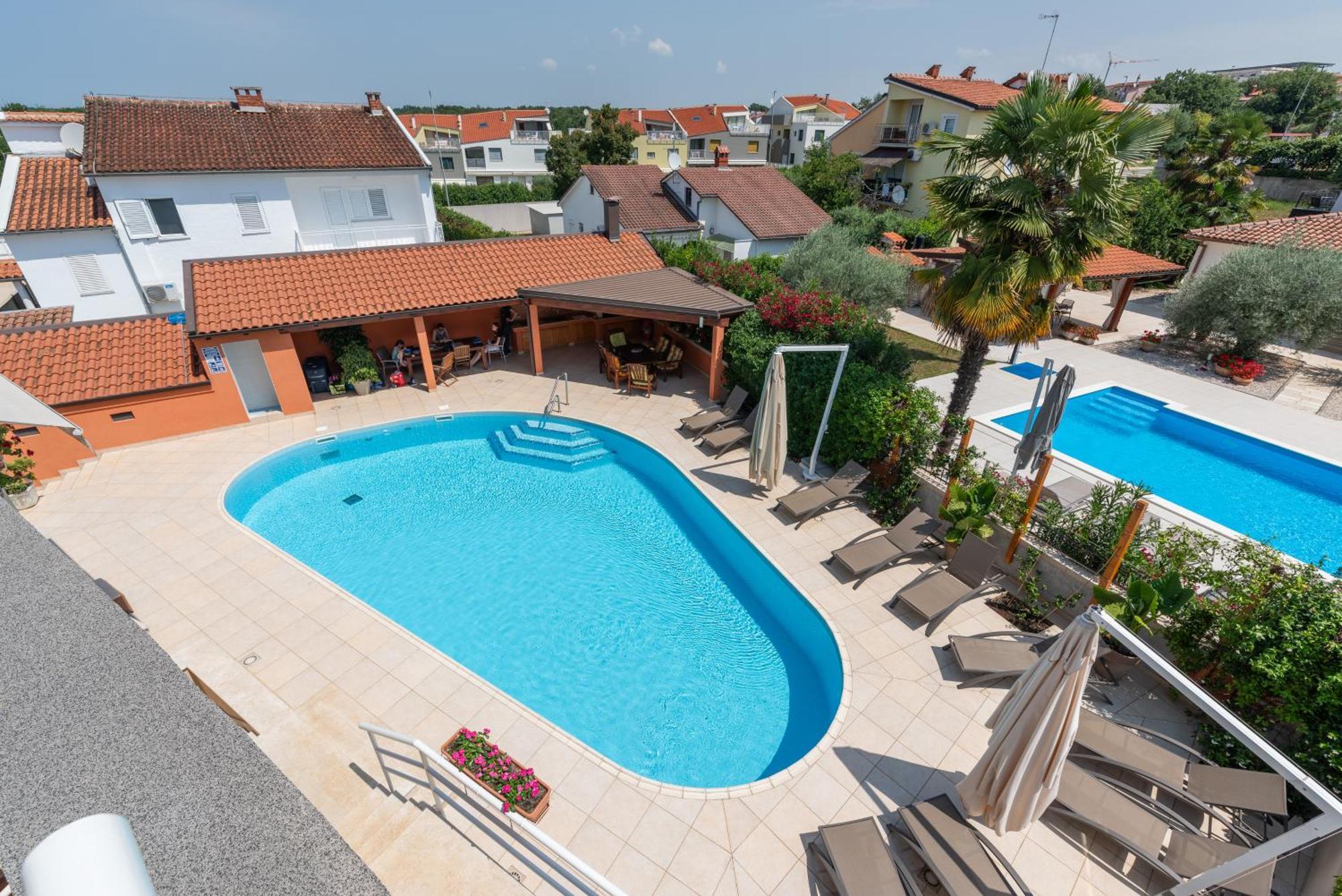 Apartment Complex Irena With Pool 포레치 외부 사진